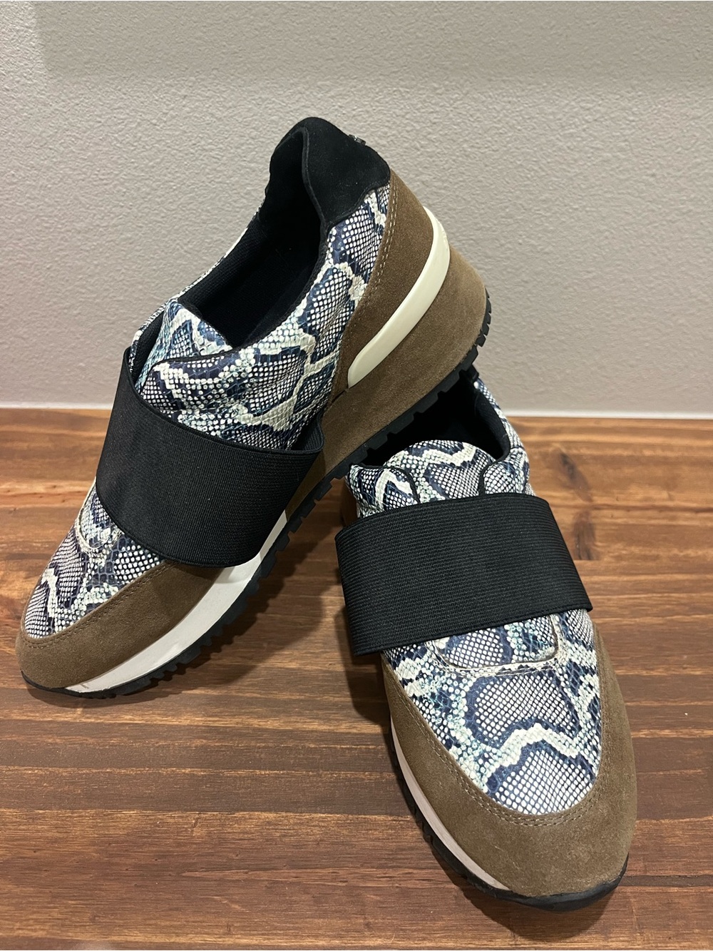 Antiono Melani Womans Airla Blue Snake Print SlipOn Sneaker Wedge Shoes Size 8M